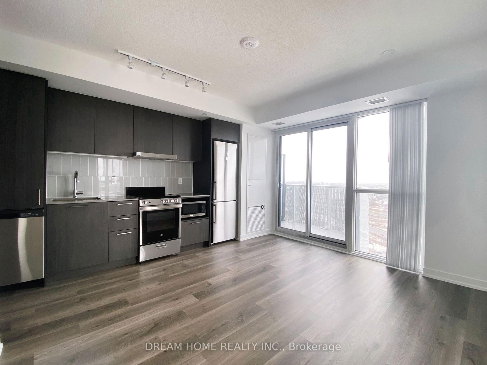 Condo for lease at 2711-195 Commerce Street, Vaughan, Vaughan Corporate Centre, L4K 0P9 - MLS: N12006453