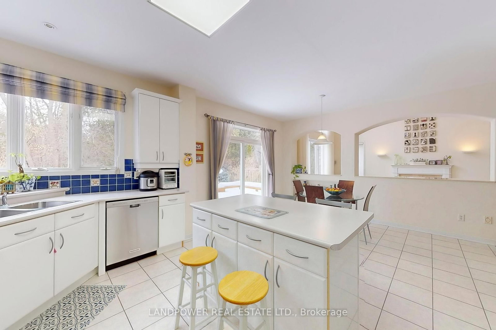 Listing Image 13
