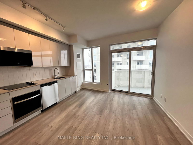 home for lease on 1423-498 Caldari Road