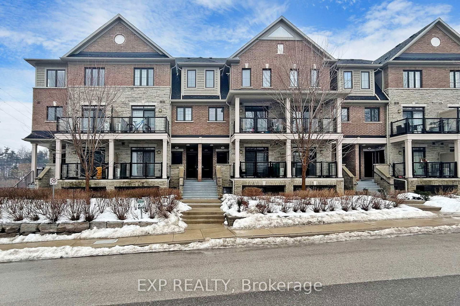 Townhouse sold at 308-199 Pine Grove Road, Vaughan, Islington Woods, L4L 2H7 - MLS: N12008137