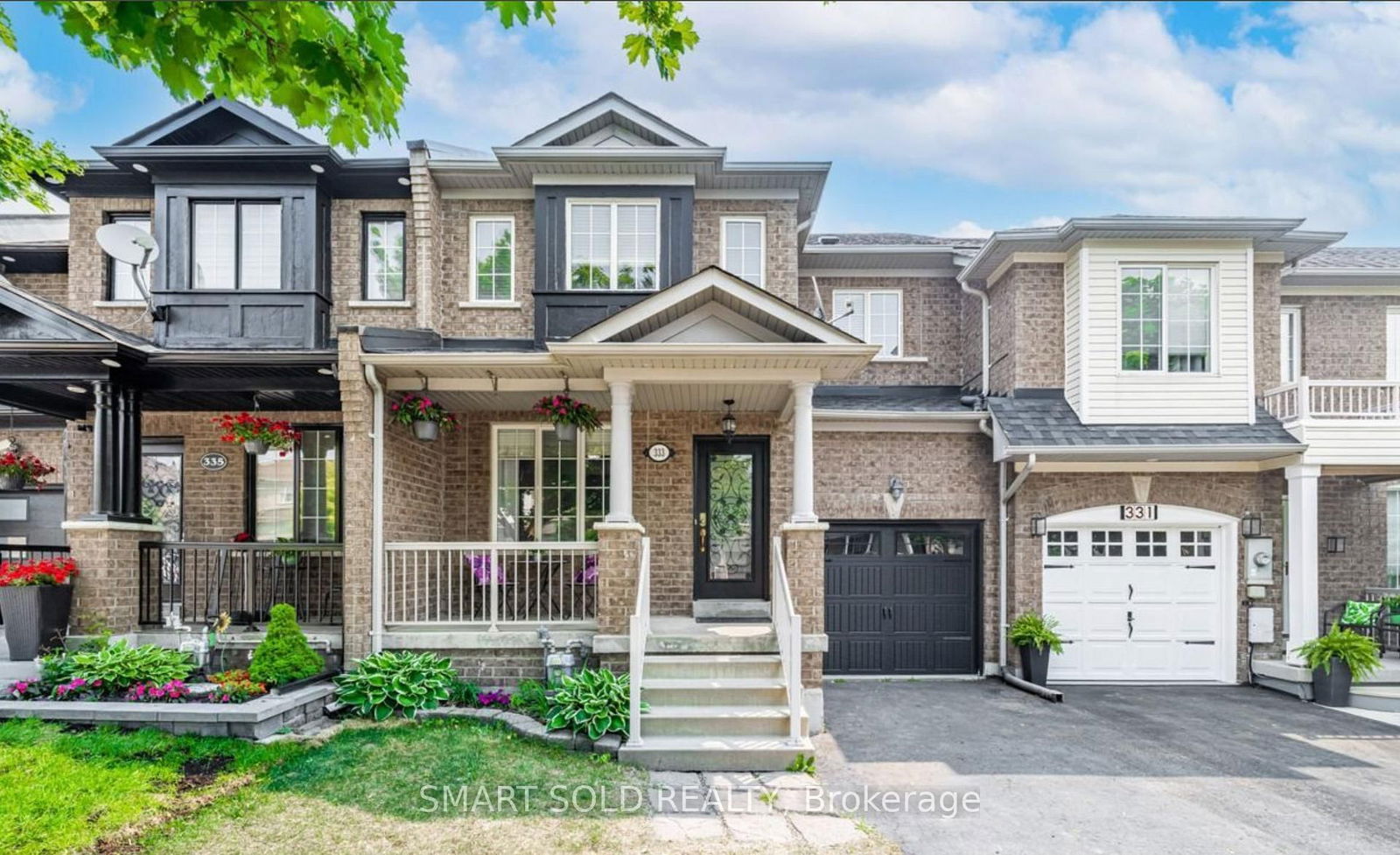 Townhouse for sale at 333 Flagstone Way, Newmarket, Woodland Hill, L3X 2R9 - MLS: N12008323