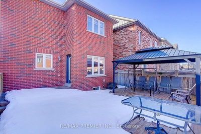 41 Silverado Hills Dr, Markham - Cathedraltown image-0-4