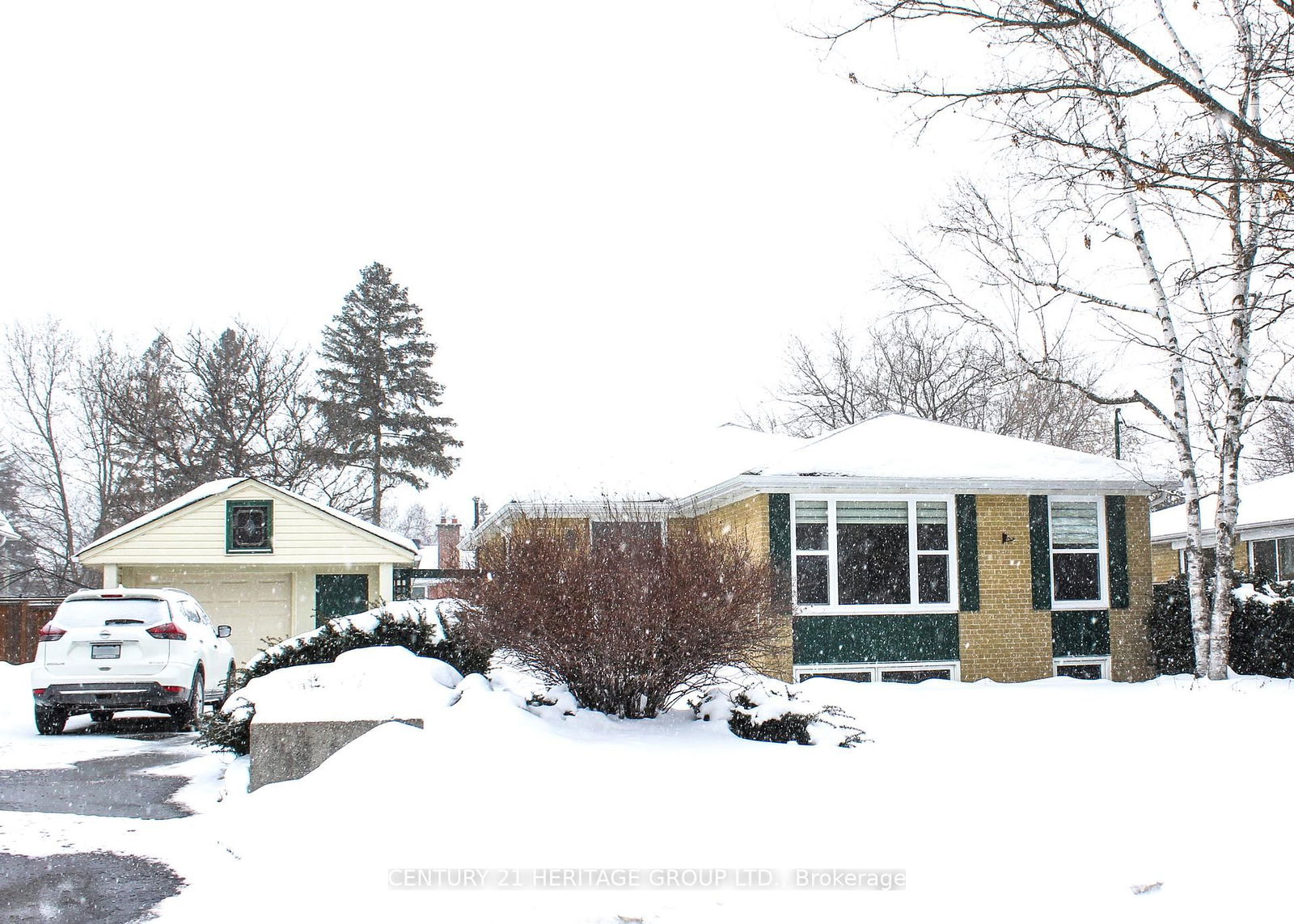 Building at 70 Richardson Drive, Aurora, Aurora Heights