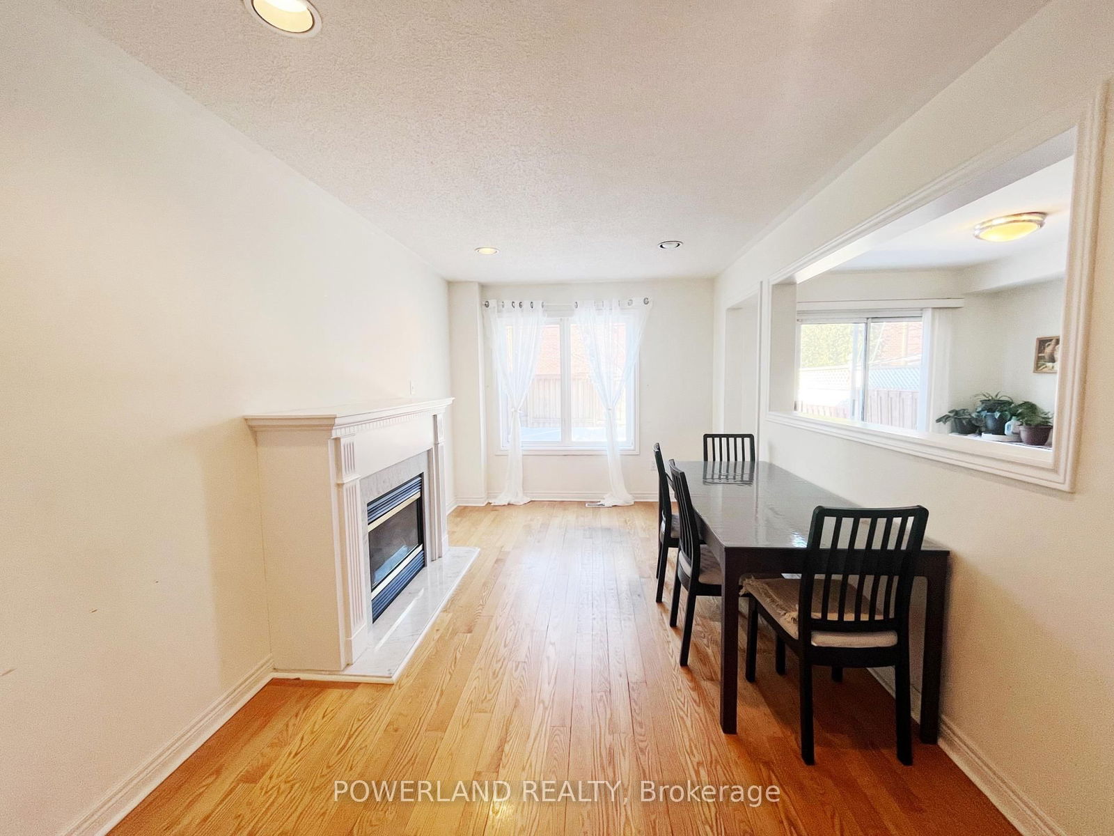 Townhouse for lease at 186 Sunway Square, Markham, Raymerville, L3P 7X3 - MLS: N12009424