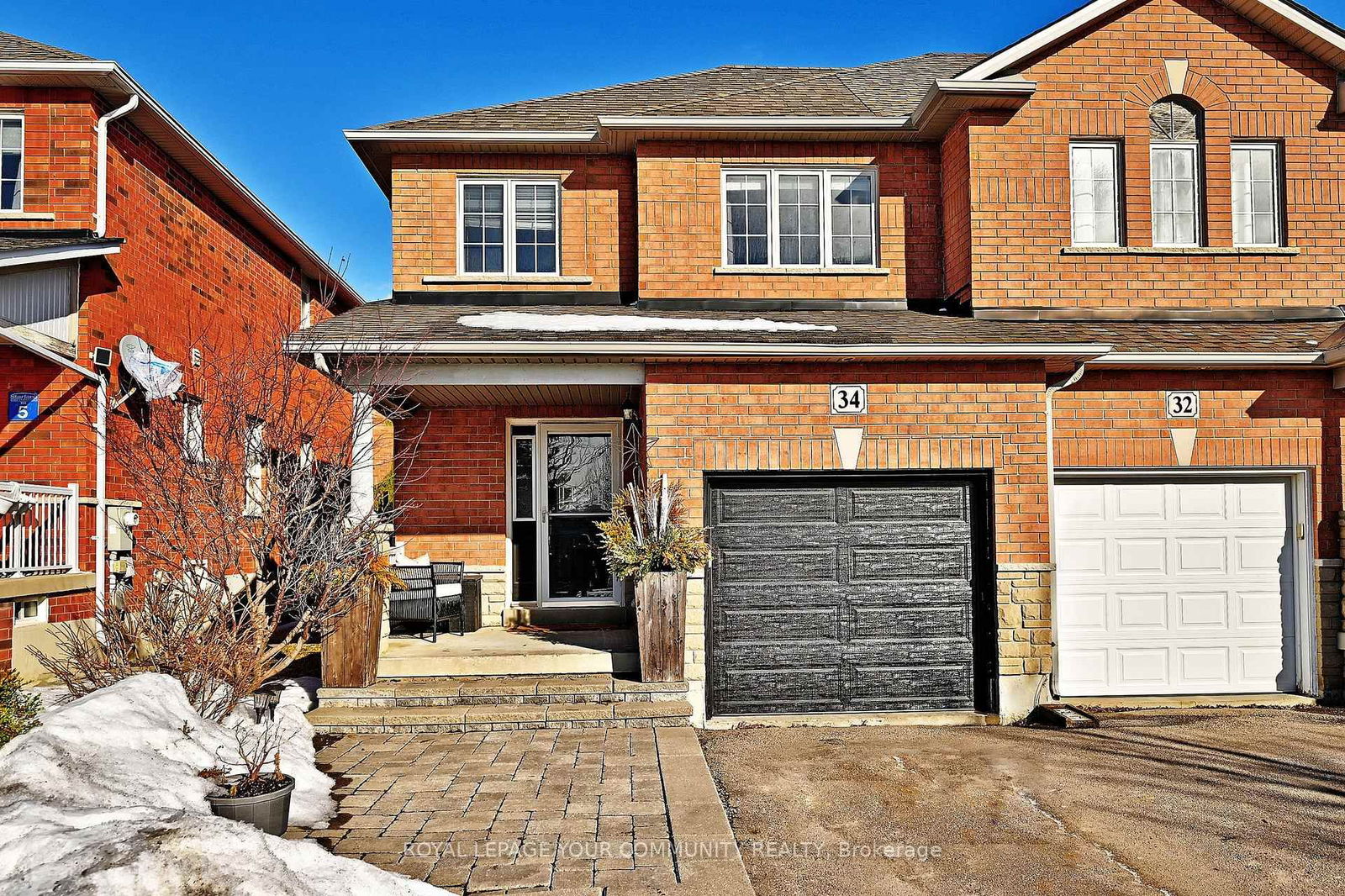 Townhouse for sale at 34 Collis Drive, Aurora, Bayview Northeast, L4G 7V5 - MLS: N12010387