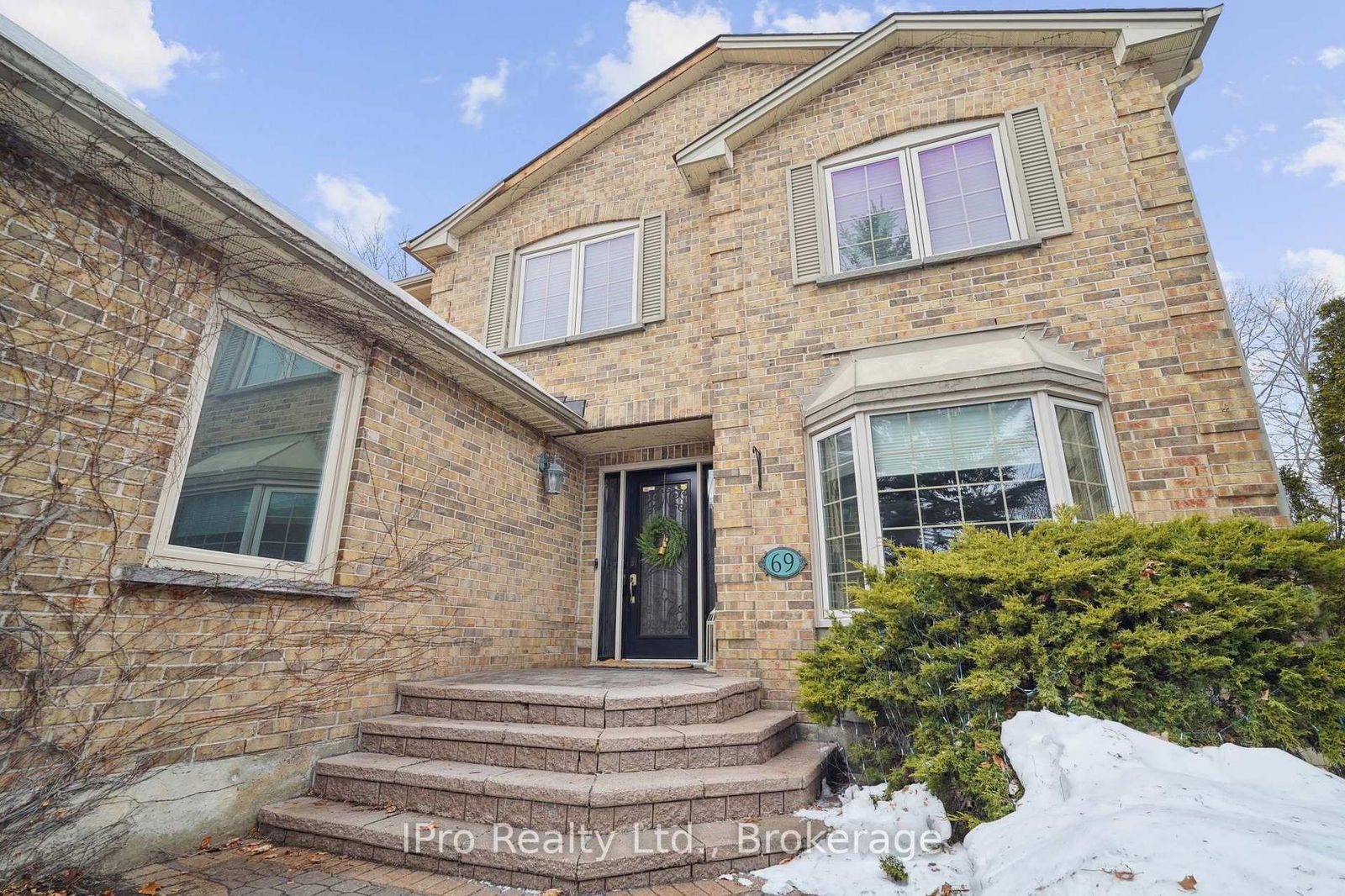 Detached House for sale at 69 Topham Crescent, Richmond Hill, Westbrook, L4C 9H2 - MLS: N12010473