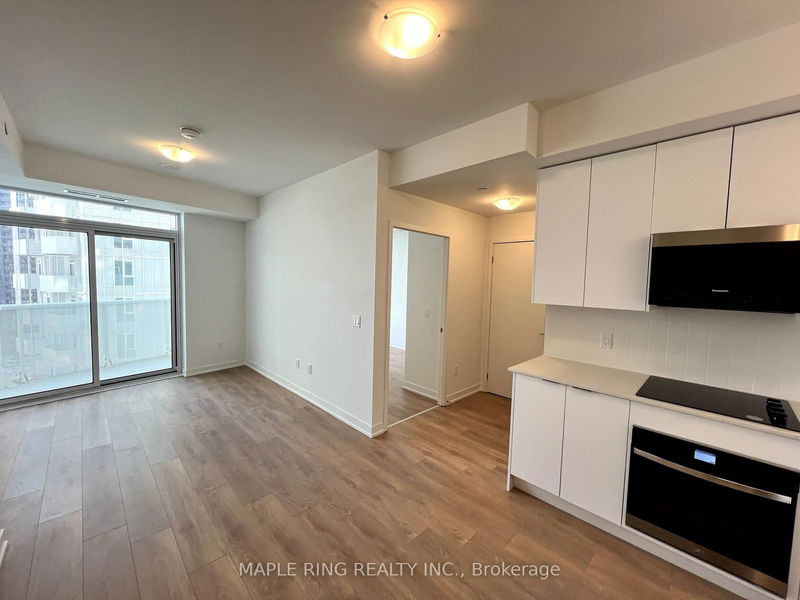 home for lease on 1132-498 Caldari Road