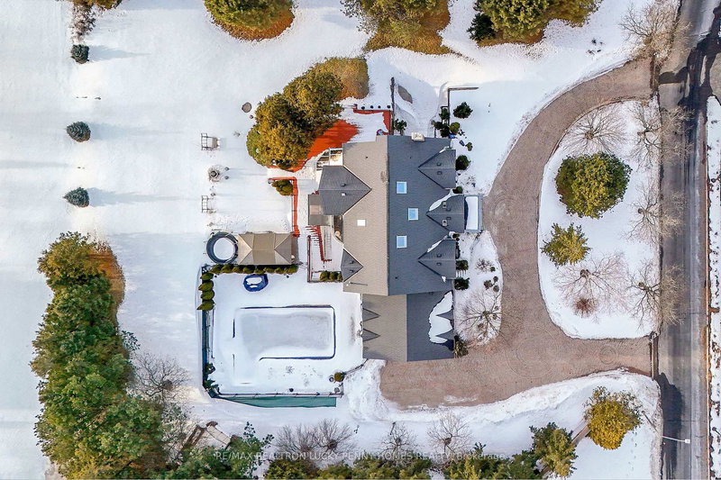 2 Jennings Gate, Markham, L6C 1A9 | Image 2