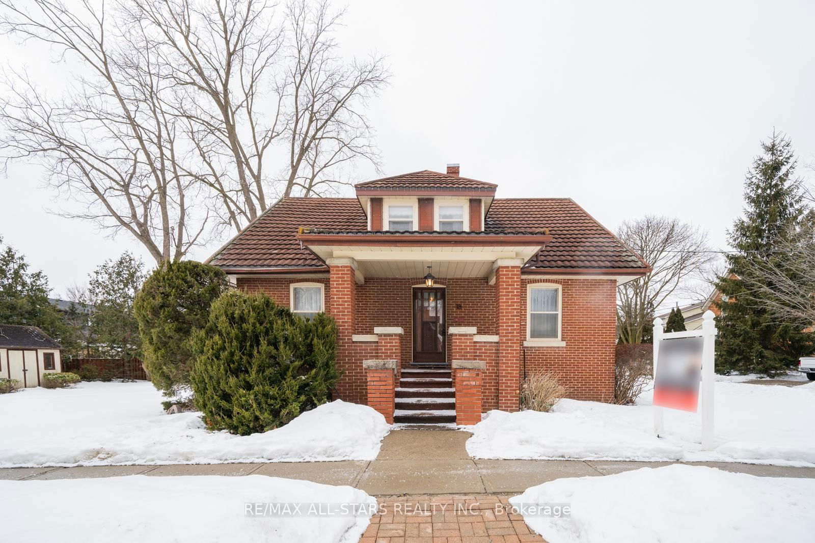 Detached House for sale at 18 Charles Street, Whitchurch-Stouffville, Stouffville, L4A 1B7 - MLS: N12011200