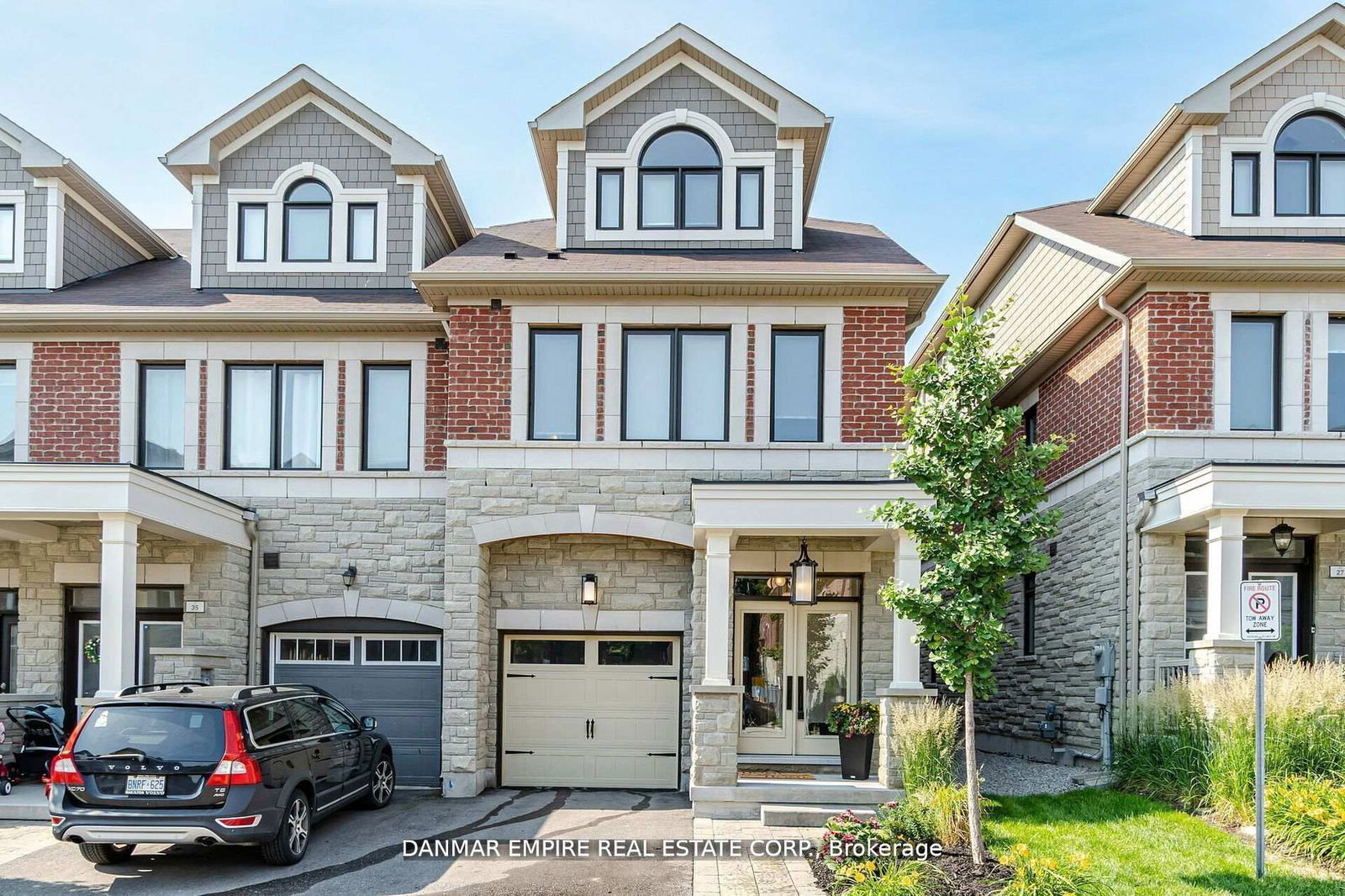 Townhouse for sale at 31 Hiawatha Court, Vaughan, Islington Woods, L4L 0J2 - MLS: N12012120