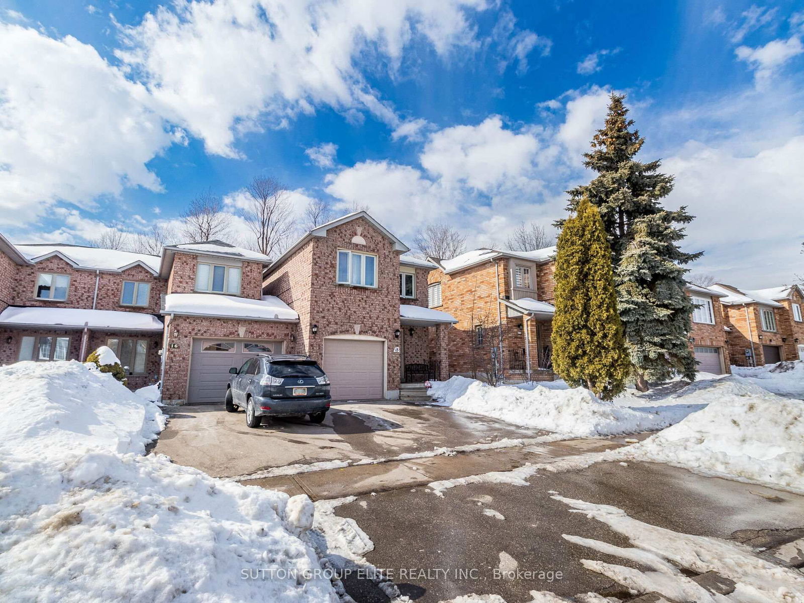 Townhouse for sale at 18 Wildfire Road, Vaughan, East Woodbridge, L4L 8Y9 - MLS: N12012709