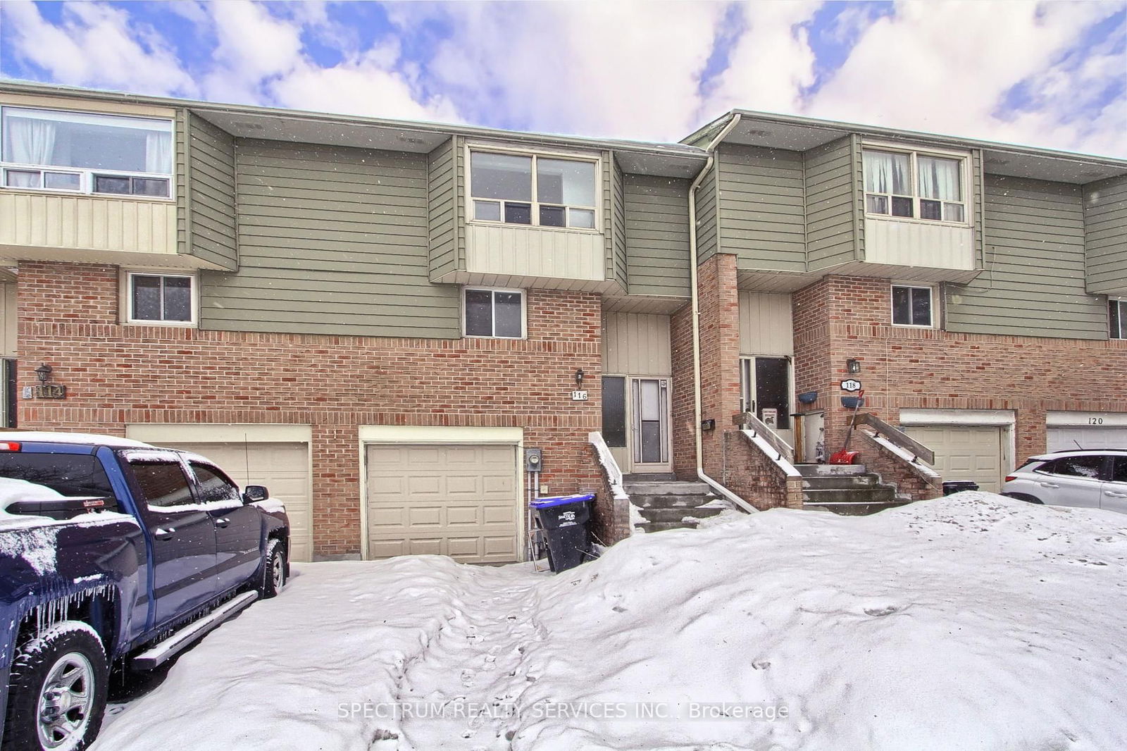 Townhouse for sale at 30-116 Deer Run Crescent, Bradford West Gwillimbury, Bradford, L3Z 1N2 - MLS: N12013080