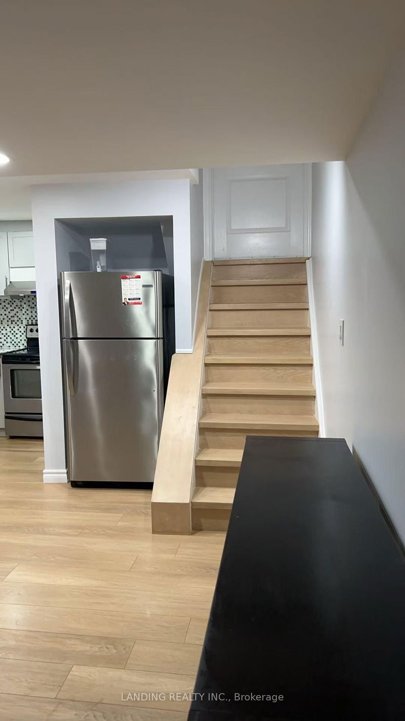 11 Quantum St, Markham - Middlefield image-0-0