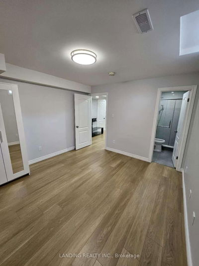 11 Quantum St, Markham - Middlefield image-0-3
