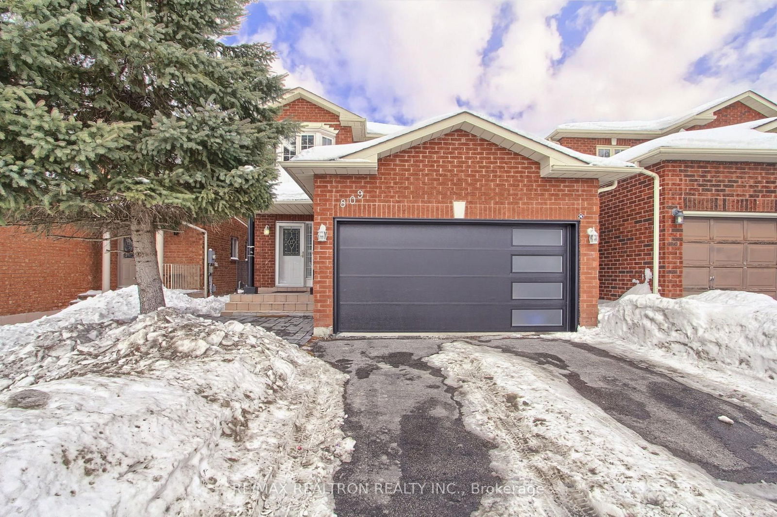 Detached House for lease at 809 Hilton Boulevard, Newmarket, Stonehaven-Wyndham, L3X 2H7 - MLS: N12013237