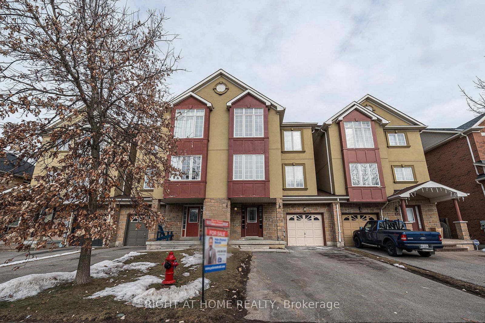 Townhouse for sale at 173 Gail Parks Crescent, Newmarket, Woodland Hill, L3X 3C2 - MLS: N12013302