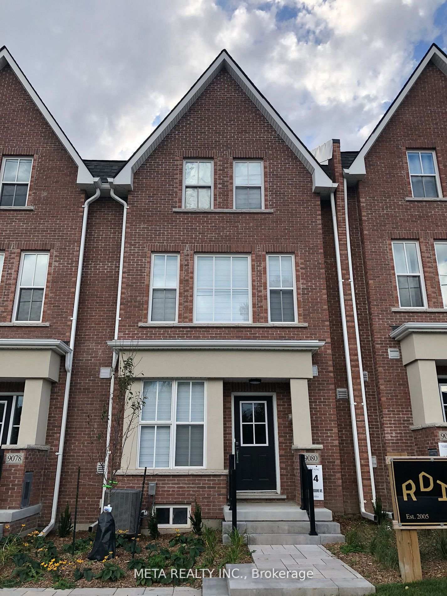 Townhouse for sale at 9080 WOODBINE Avenue, Markham, Buttonville, L3R 0J8 - MLS: N12013959