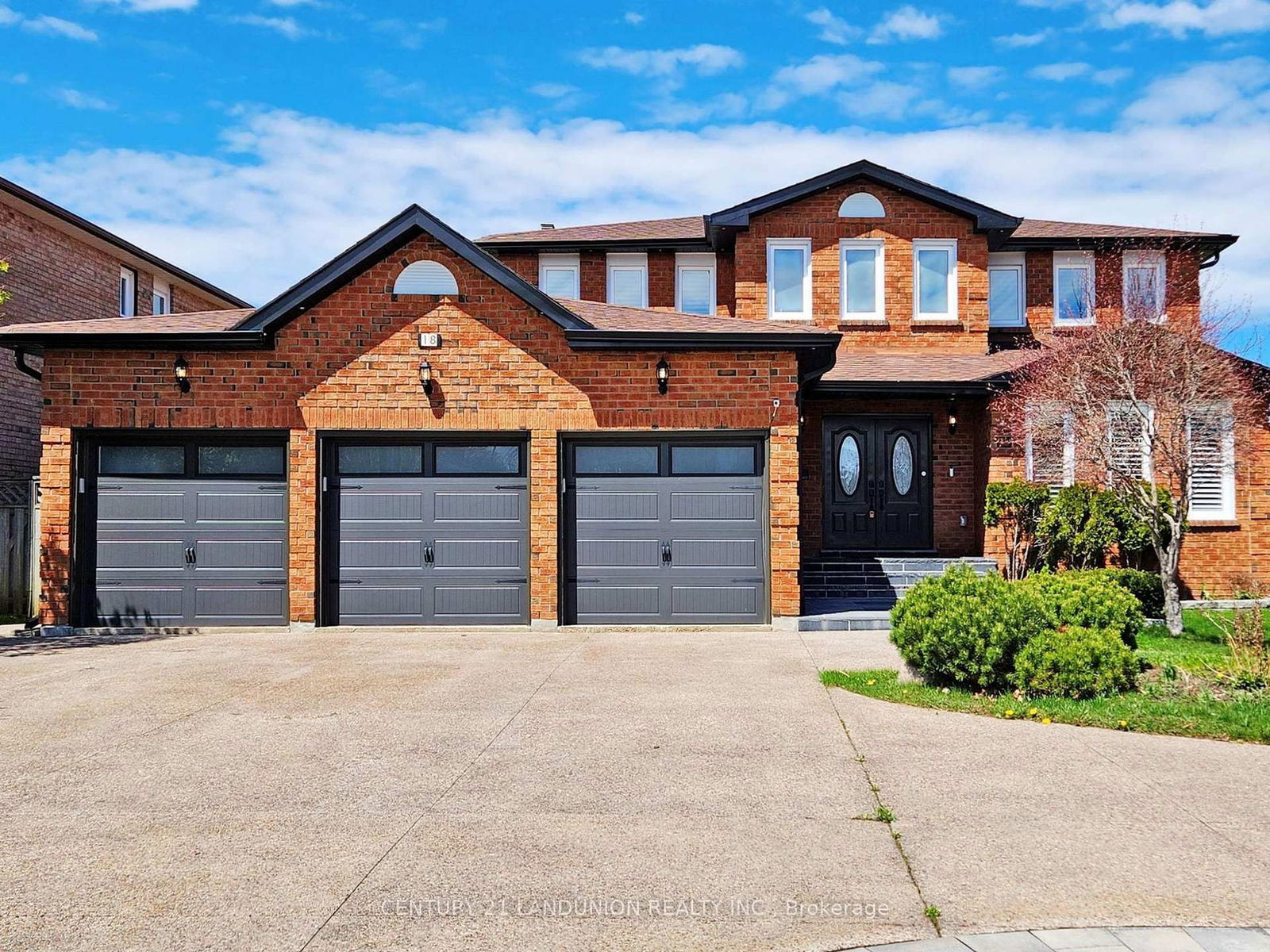 Detached House for sale at 18 Ravenhill Crescent, Markham, Milliken Mills East, L3S 2V1 - MLS: N12014032