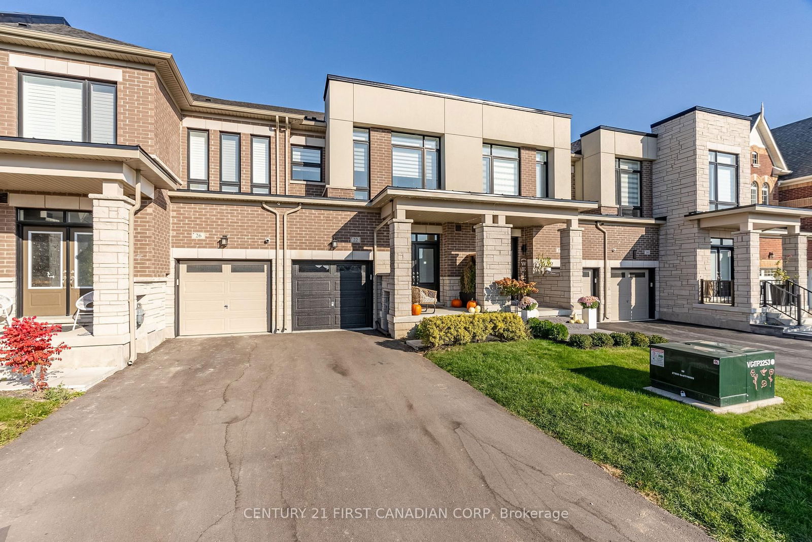 Townhouse sold at 22 Ghent Drive, Vaughan, Kleinburg, L4H 4T8 - MLS: N12014304