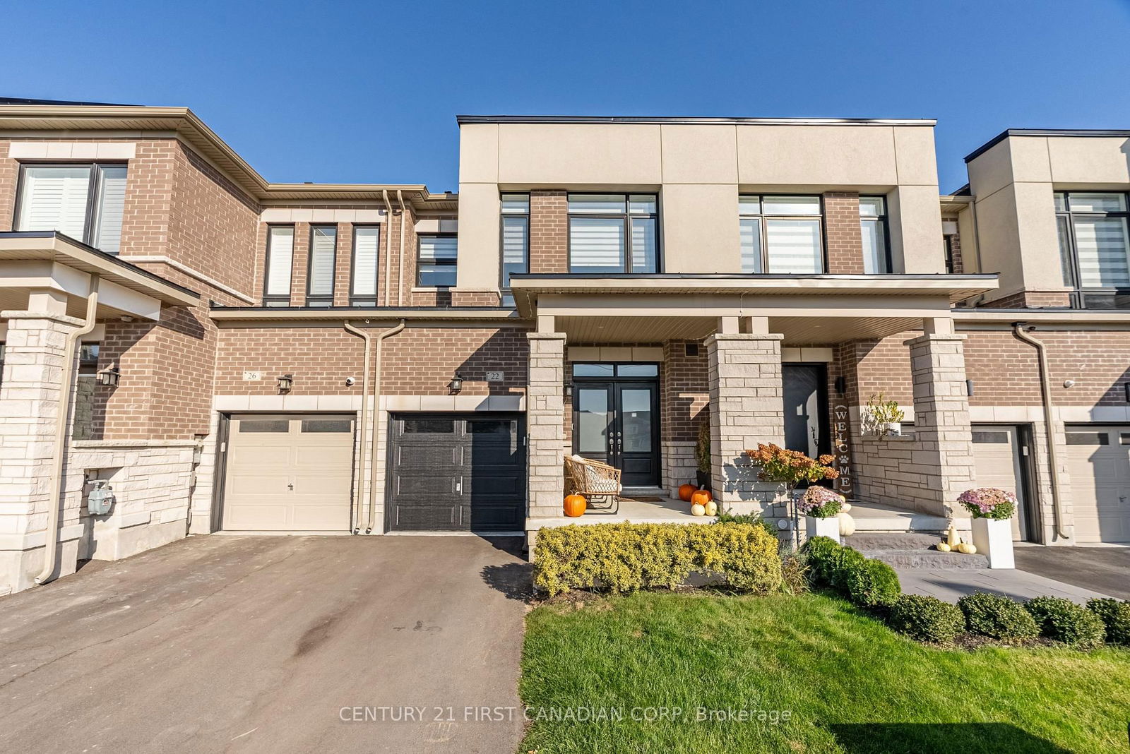 Townhouse sold at 22 Ghent Drive, Vaughan, Kleinburg, L4H 4T8 - MLS: N12014304