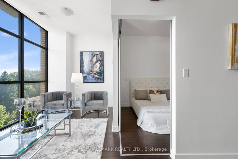 403 - 10376 Yonge St, Richmond Hill, L4C 3B8 | Image 3