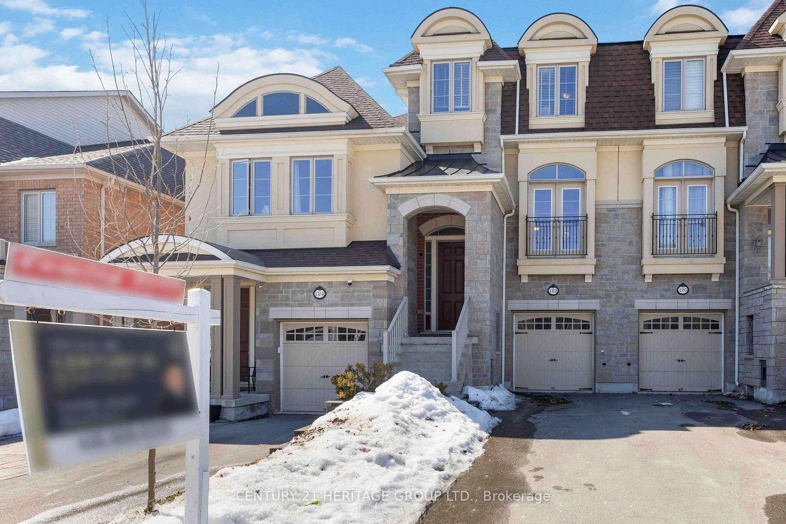 Townhouse sold at 122 Lacewood Drive, Richmond Hill, Westbrook, L4S 0E5 - MLS: N12014520