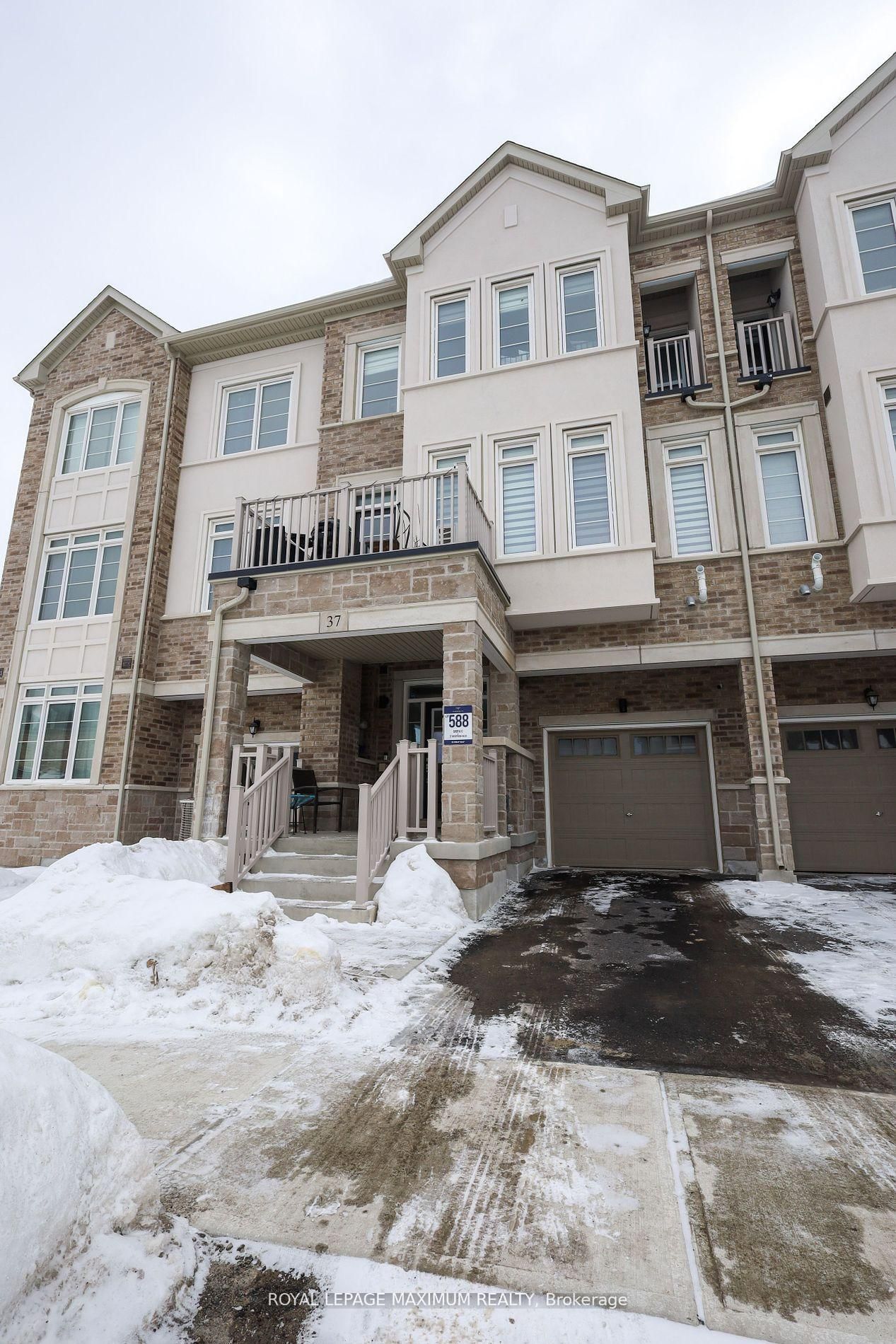 Townhouse for sale at 37 Montrose Boulevard, Bradford West Gwillimbury, Bradford, L3Z 4P3 - MLS: N12014521