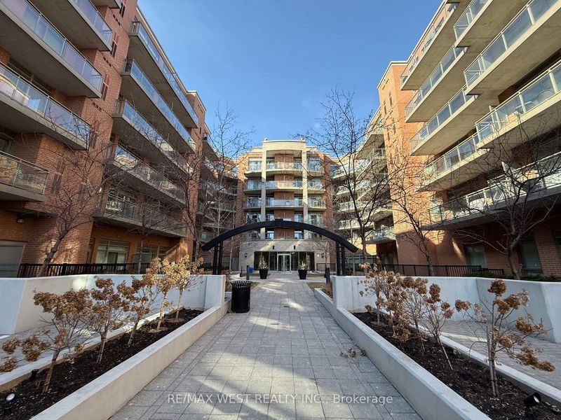 home for lease on 419-281 Woodbridge Avenue