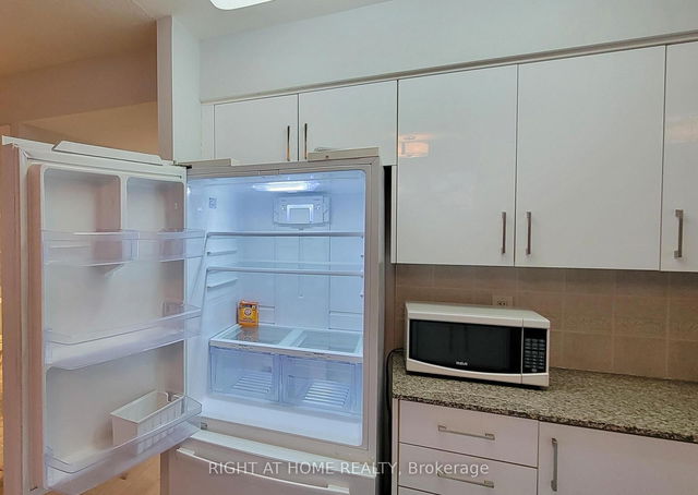 306 - 60 Disera Drive