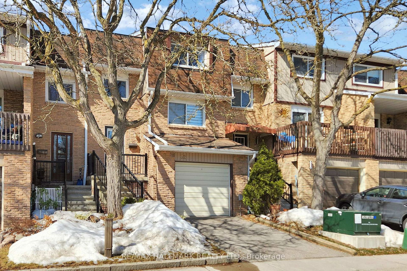 Townhouse for sale at 32 Dunkeld Way, Markham, Royal Orchard, L3T 4Y9 - MLS: N12016693