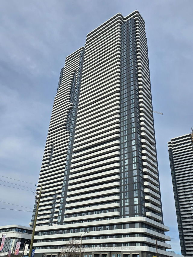 911 - 225 Commerce Street