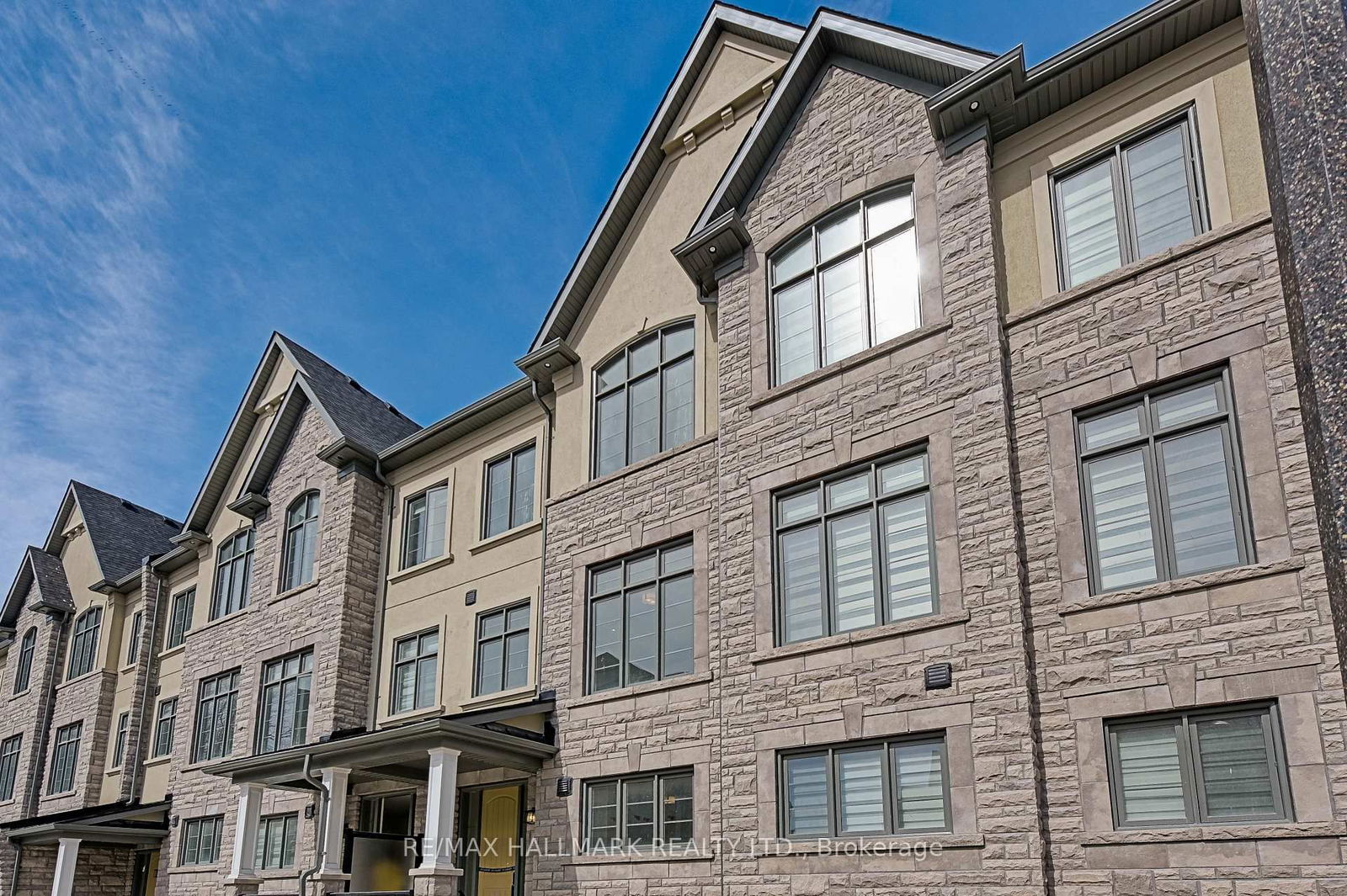 Townhouse for sale at 28 Gardeners Lane, Markham, Angus Glen, L6C 3L5 - MLS: N12017678