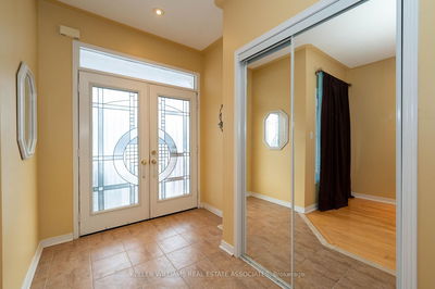 98 Lebovic Dr, Richmond Hill - Oak Ridges Lake Wilcox image-0-1