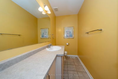 98 Lebovic Dr, Richmond Hill - Oak Ridges Lake Wilcox image-0-4