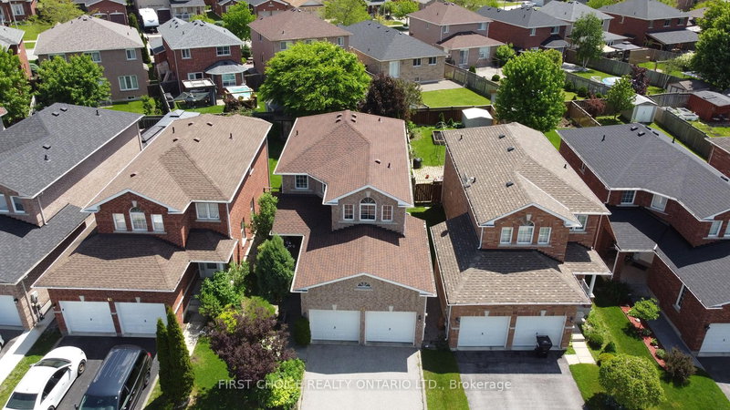 43 Buchanan Dr, New Tecumseth, L9R 0A2 | Image 2