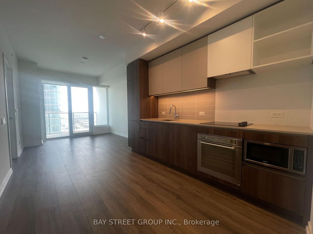 2710 - 7890 Jane Street