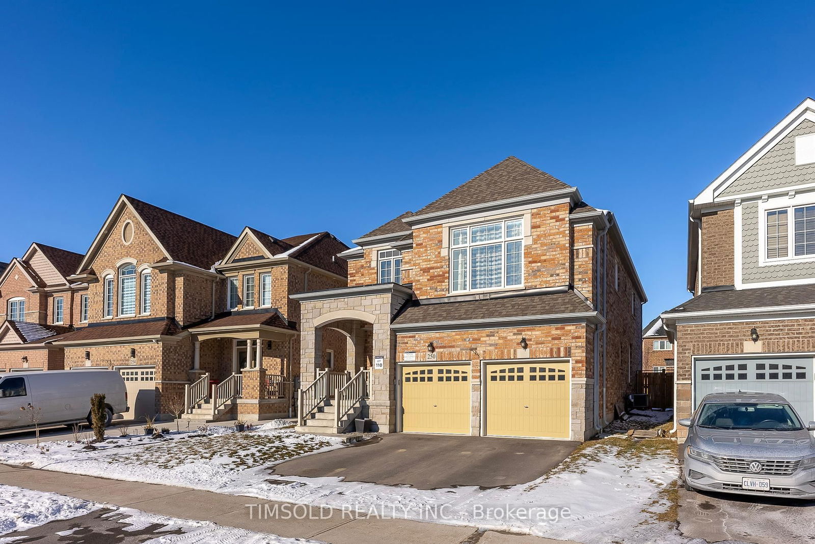 Detached House sold at 250 Blue Dasher Boulevard, Bradford West Gwillimbury, Bradford, L3Z 4J1 - MLS: N12018426