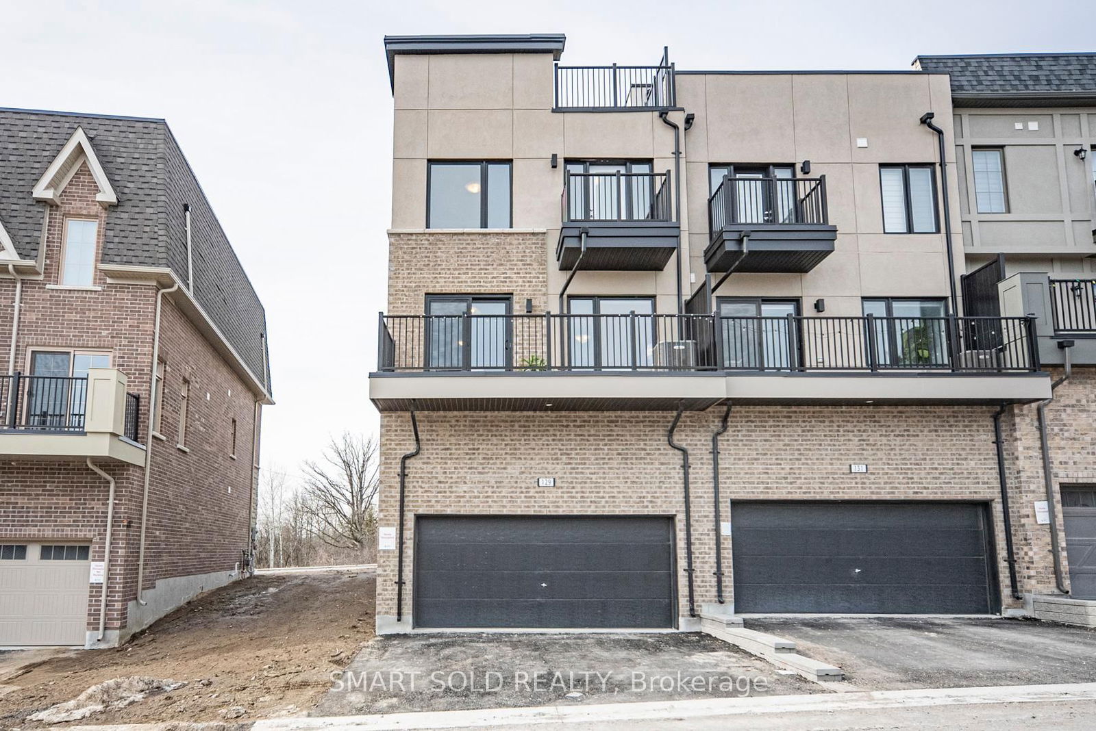 Townhouse for sale at 129 Yorkton Boulevard, Markham, Angus Glen, L6C 3L7 - MLS: N12018633