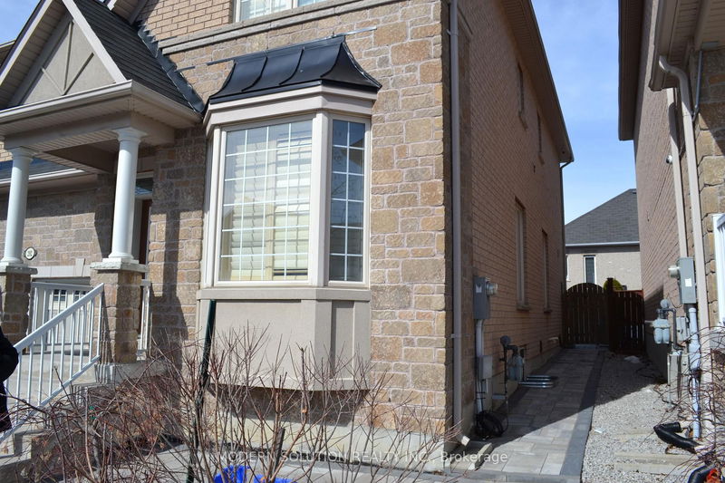 home for lease on Bsmt-292 St Urbain Drive