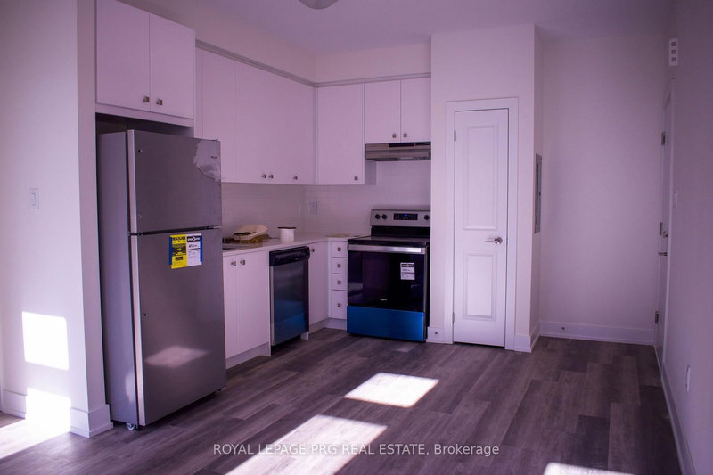 17 - 8 Sayers Lane, Richmond Hill, L4E 1J4 | Image 2