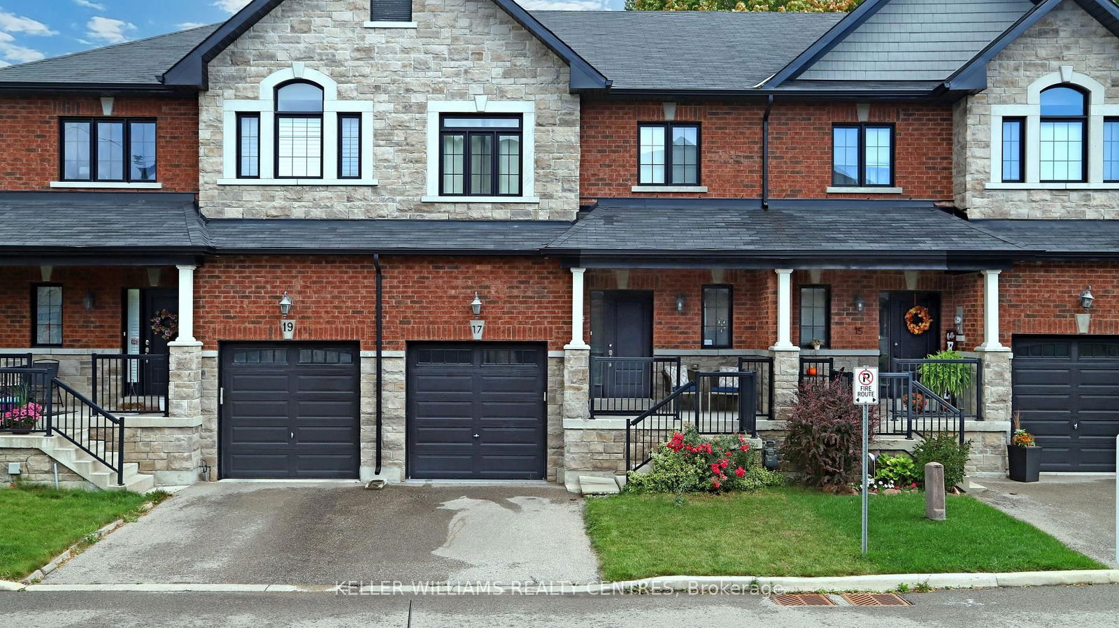 Townhouse for sale at 17 Charmuse Lane, East Gwillimbury, Holland Landing, L9N 1A0 - MLS: N12020637