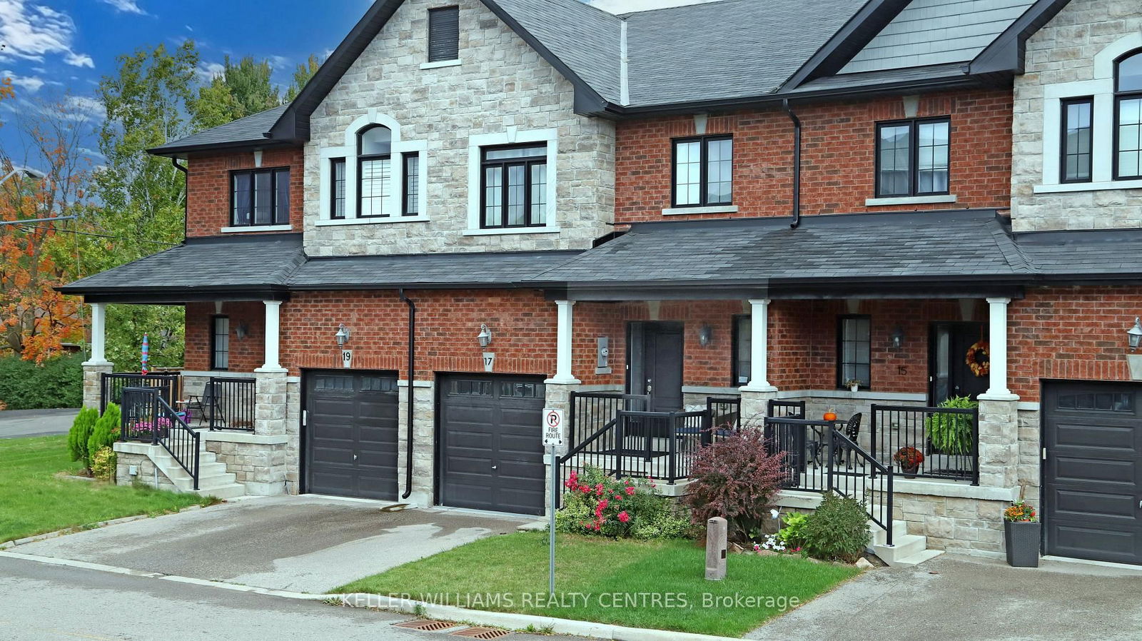 Townhouse for sale at 17 Charmuse Lane, East Gwillimbury, Holland Landing, L9N 1A0 - MLS: N12020637