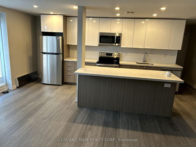 401 - 9960 Bayview Avenue