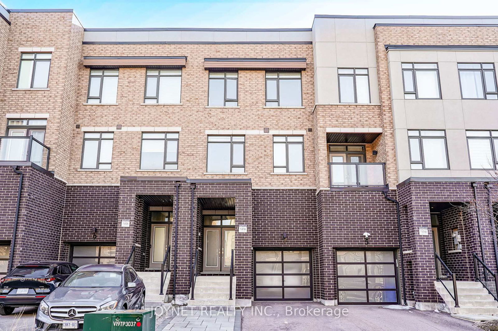 Townhouse for sale at 7 Glenngarry Crescent, Vaughan, Rural Vaughan, L6A 4Z4 - MLS: N12022455