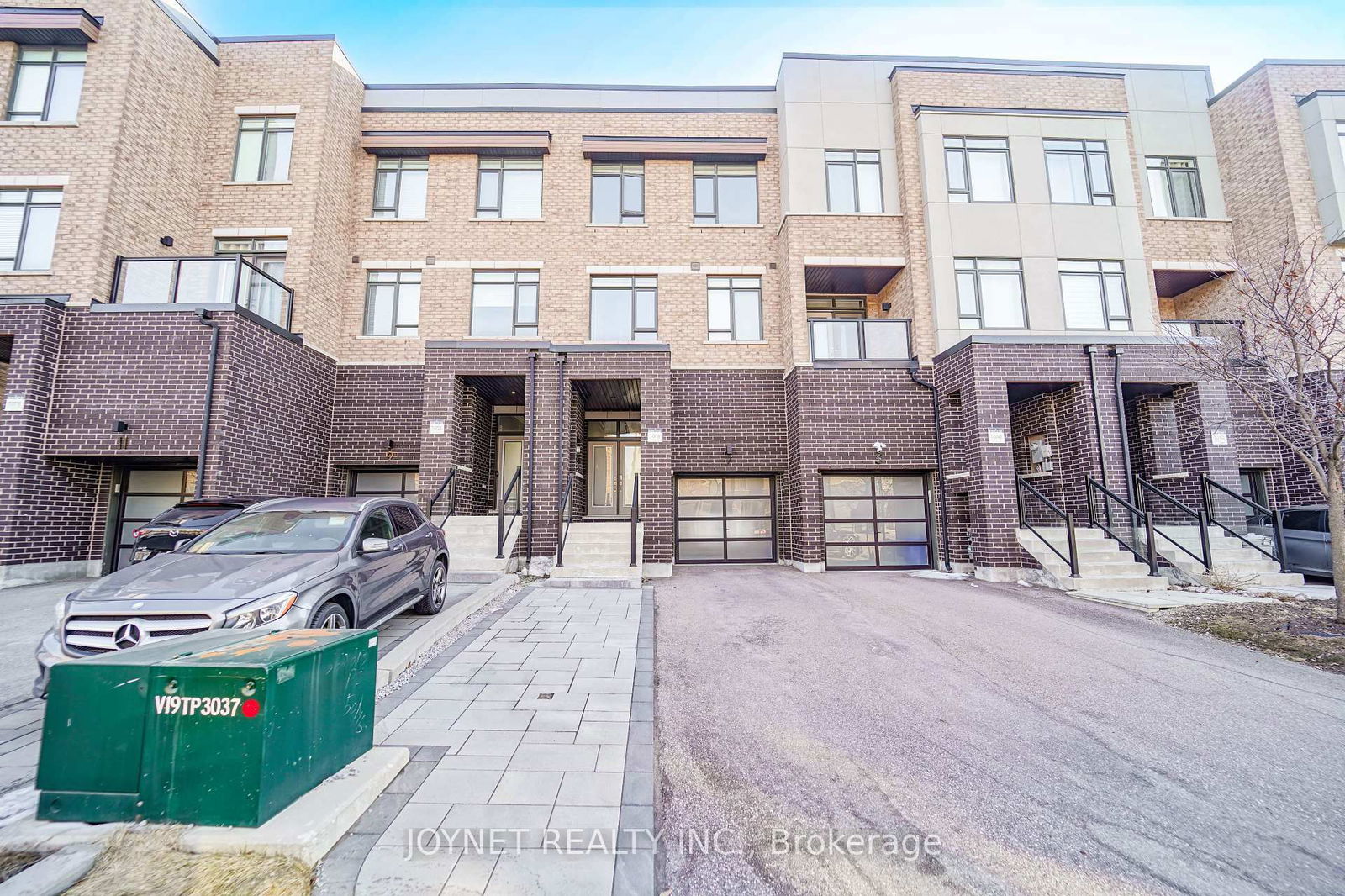 Townhouse for sale at 7 Glenngarry Crescent, Vaughan, Rural Vaughan, L6A 4Z4 - MLS: N12022455