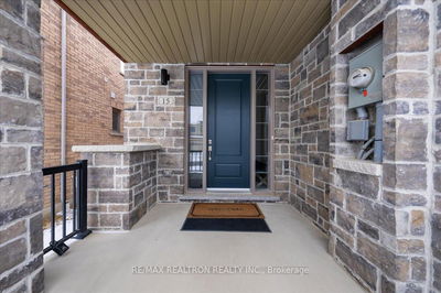 15 Lazarette Lane, East Gwillimbury - Holland Landing image-0-3