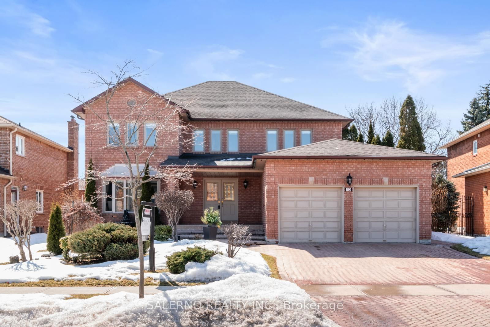 Detached House for sale at 42 Columbus Avenue, Vaughan, East Woodbridge, L4L 7G9 - MLS: N12023216