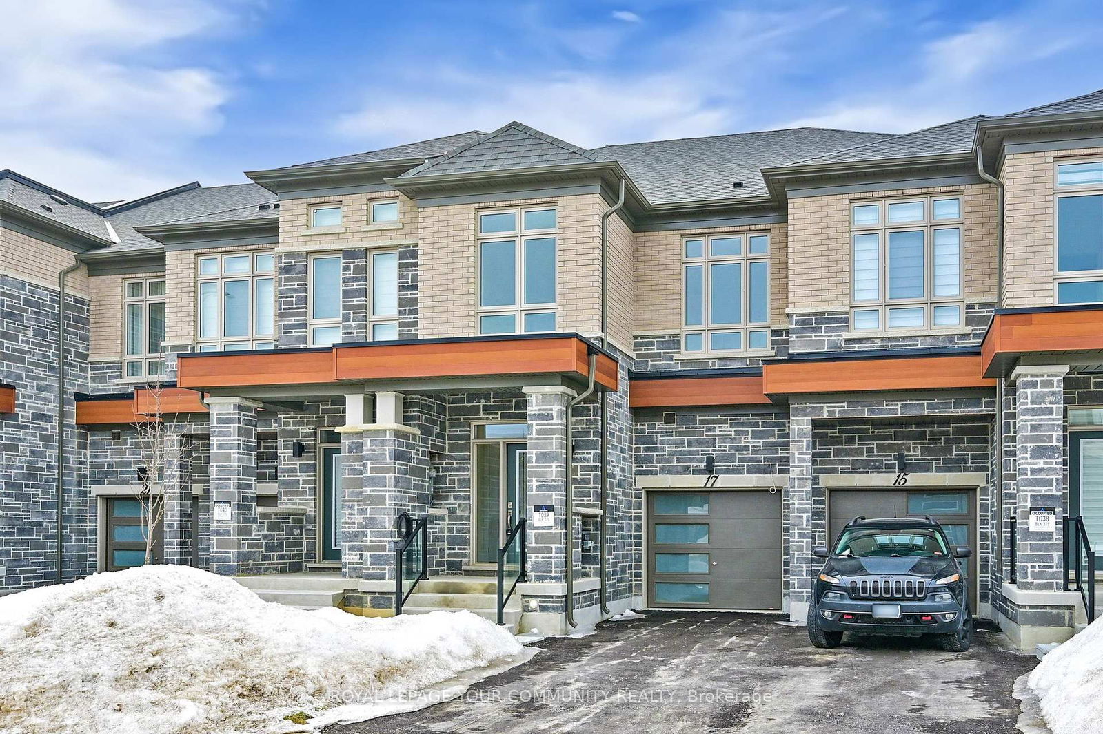 Townhouse for sale at 17 Schmeltzer Crescent, Richmond Hill, Rural Richmond Hill, L4E 1K4 - MLS: N12023412