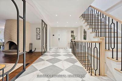 15133 Dufferin St, King - King City image-0-2