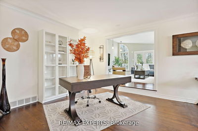 15133 Dufferin St, King - King City image-0-3